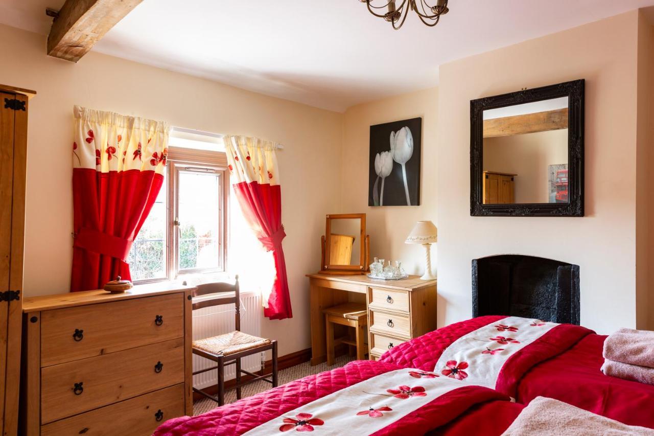 Herefordshire Holiday Cottages Lea Exterior photo